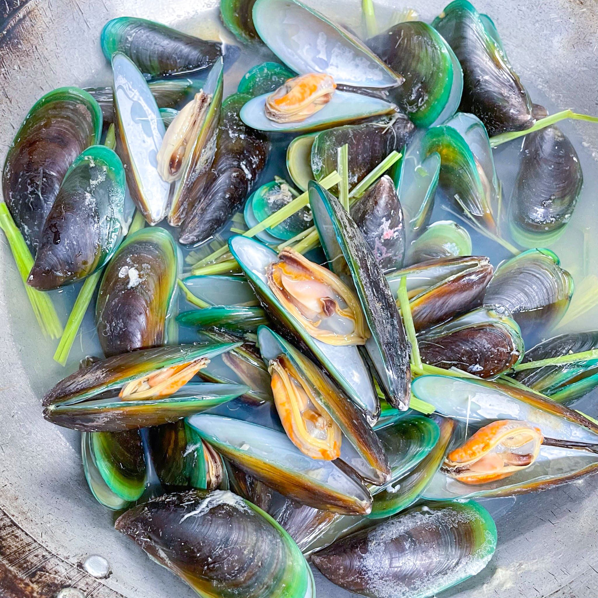  Vẹm Xanh Hấp Sả 