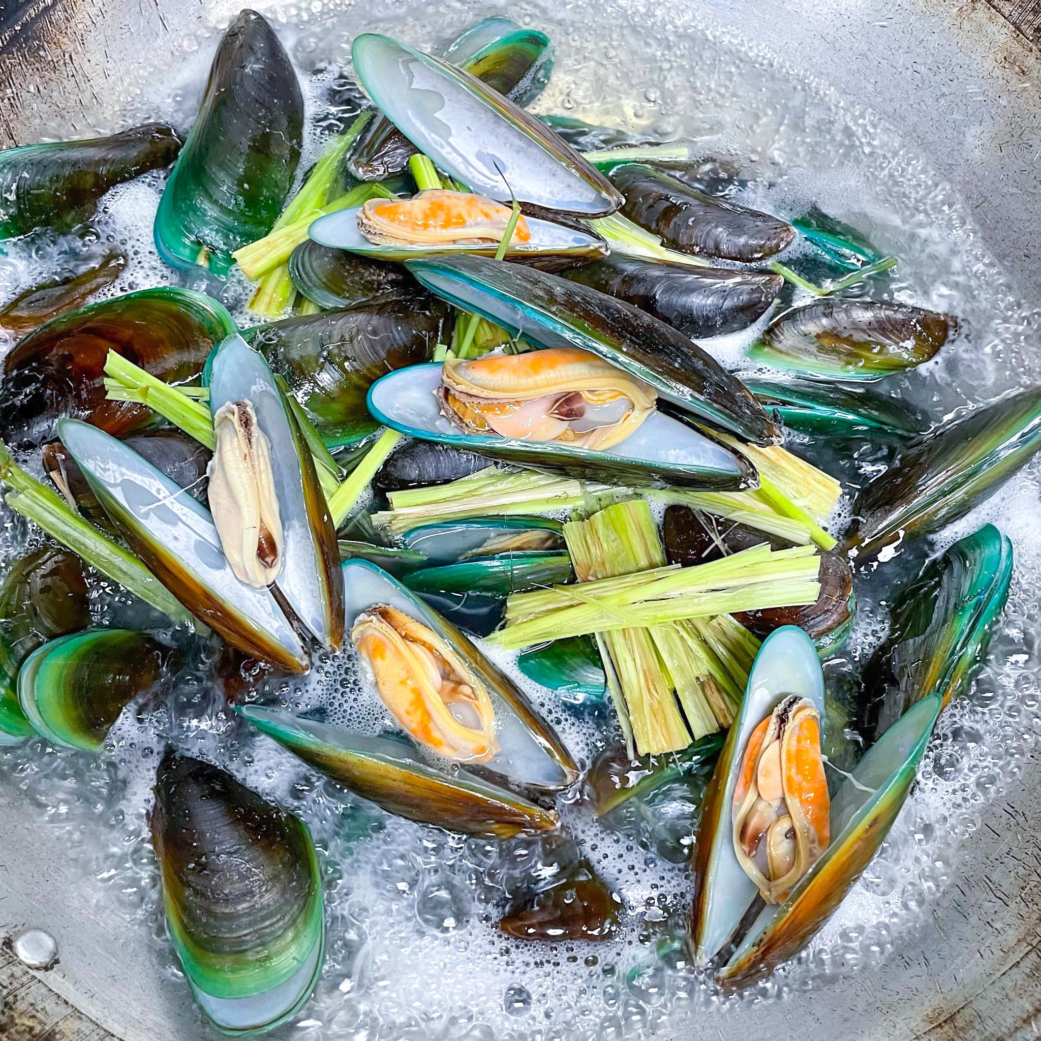  Vẹm Xanh Hấp Sả 