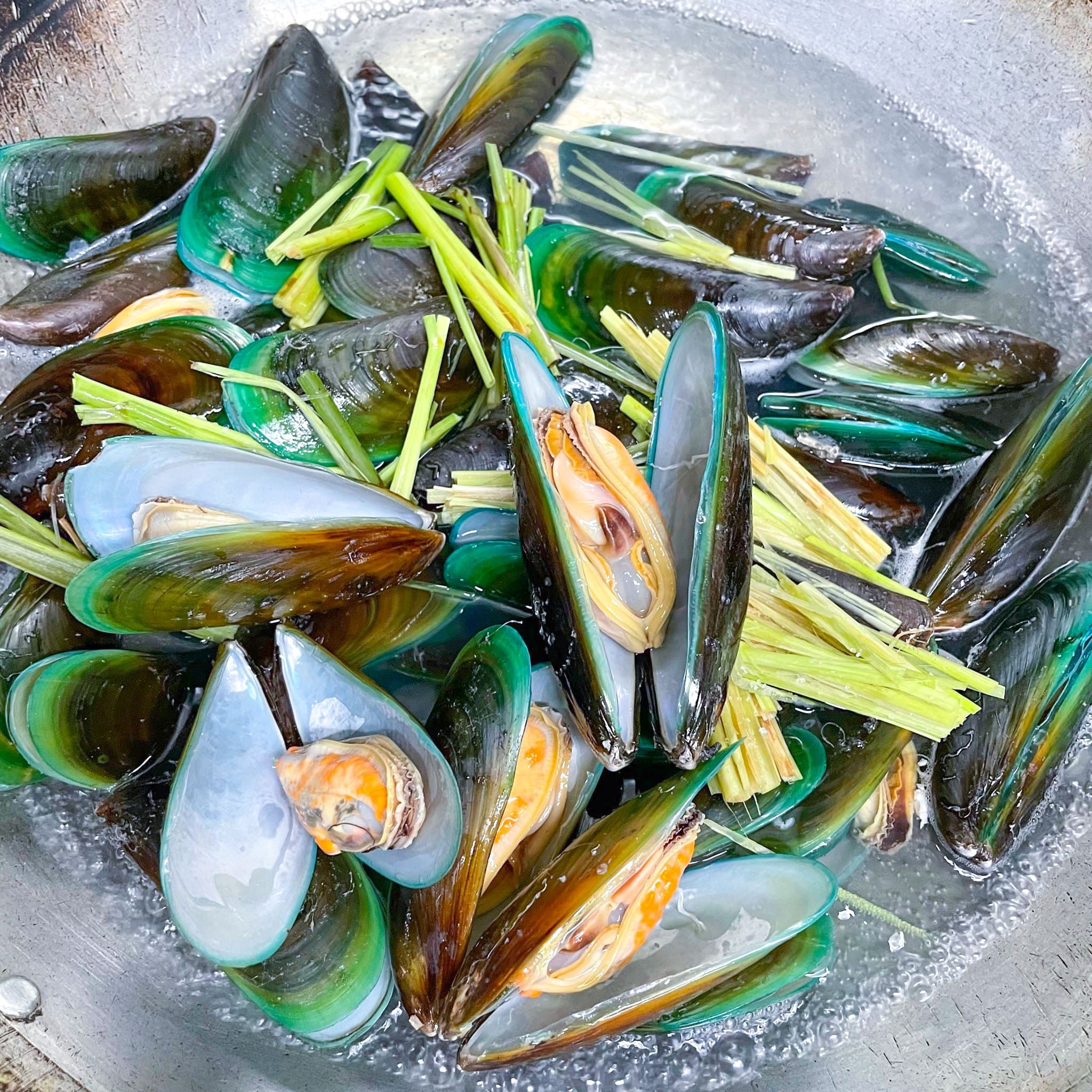  Vẹm Xanh Hấp Sả 