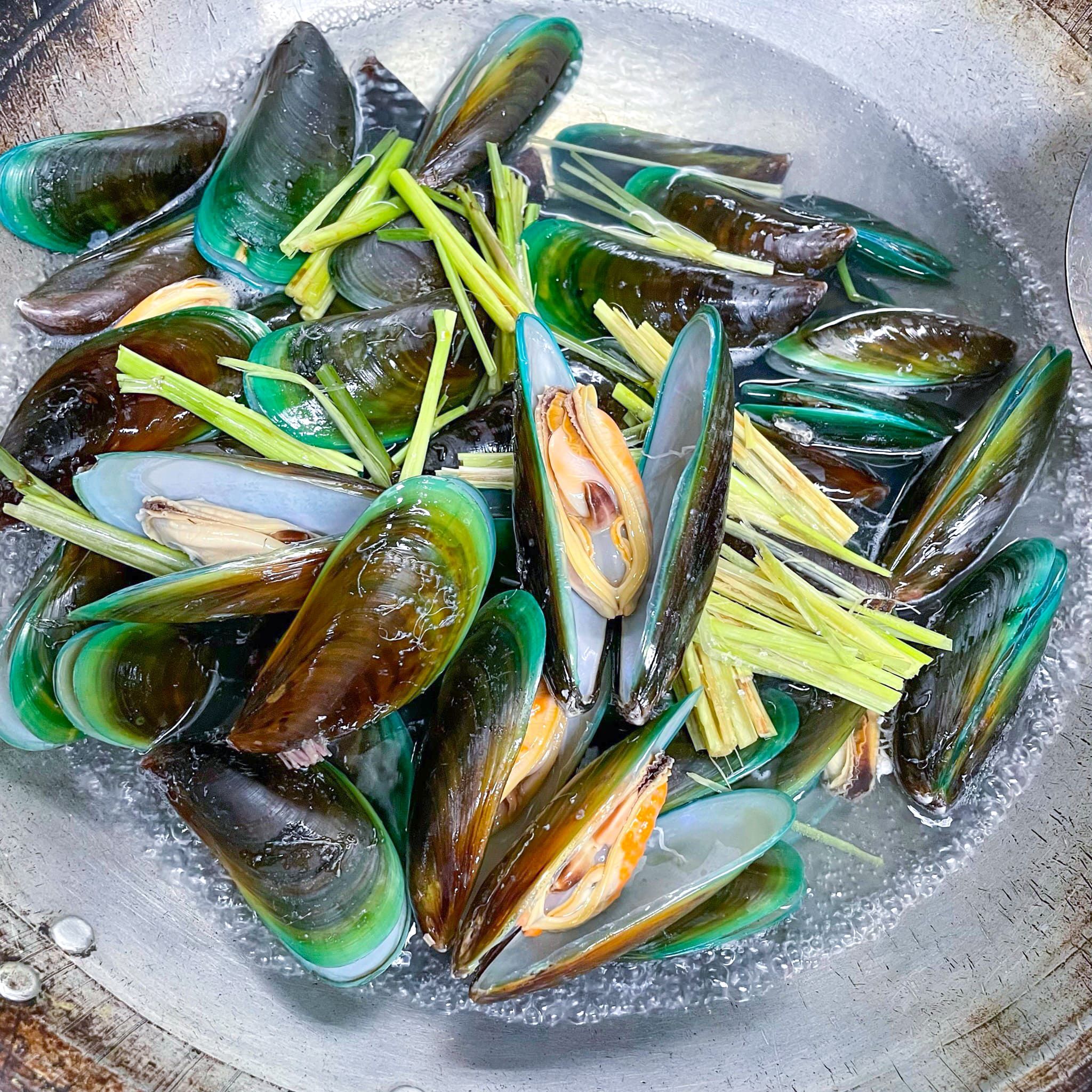  Vẹm Xanh Hấp Sả 