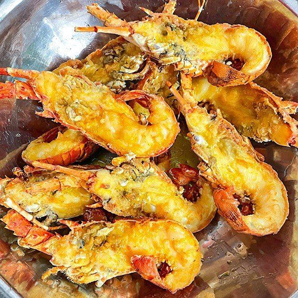  Tôm Hùm Xanh (Size 400 - 800g) Chiên Bơ Tỏi 