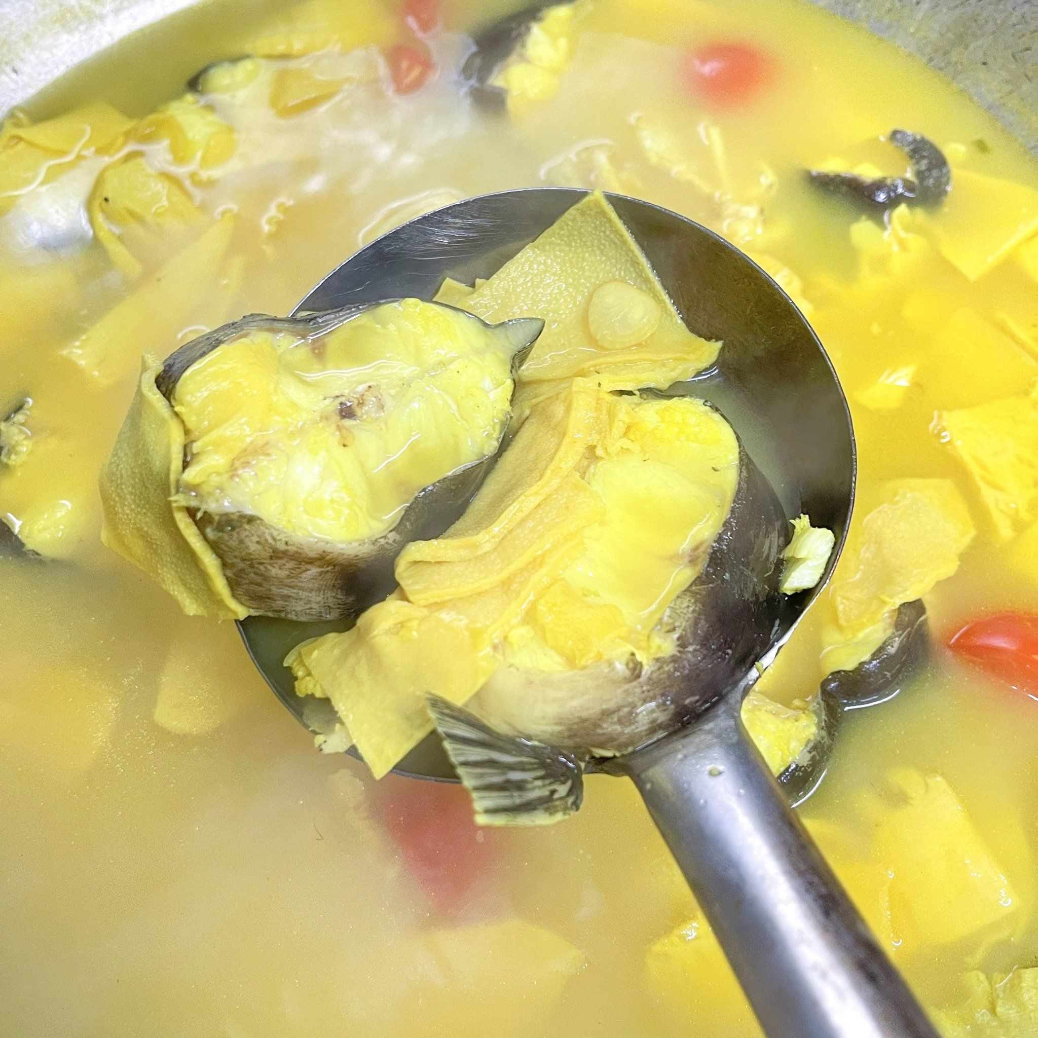  Cá Lăng Đuôi Đỏ Om Măng 