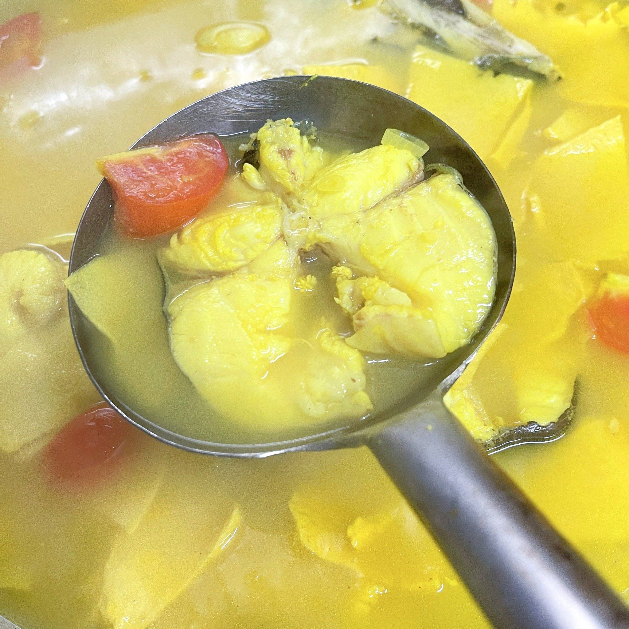  Cá Lăng Đuôi Đỏ Om Măng 