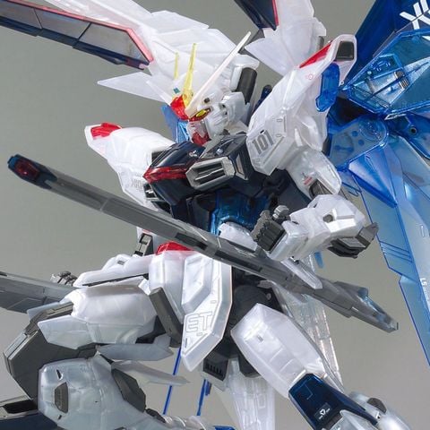 MG 1/100 The Gundam Base Limited Freedom Gundam Ver 2.0 - Clear Color