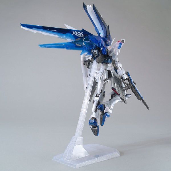 MG 1/100 The Gundam Base Limited Freedom Gundam Ver 2.0 - Clear Color