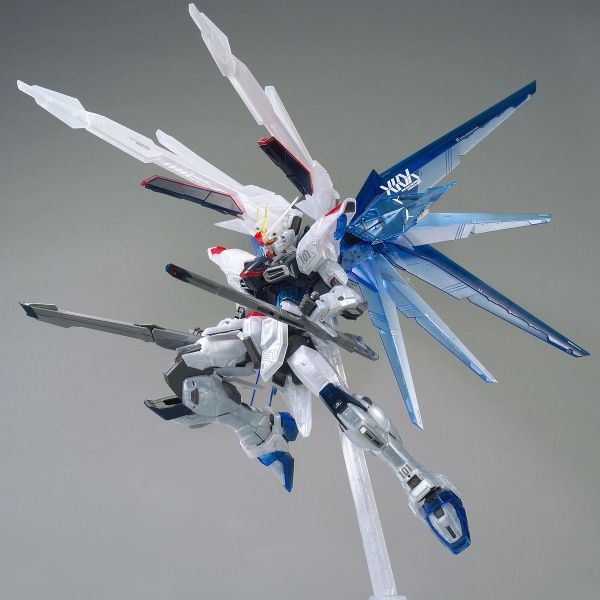 MG 1/100 The Gundam Base Limited Freedom Gundam Ver 2.0 - Clear Color