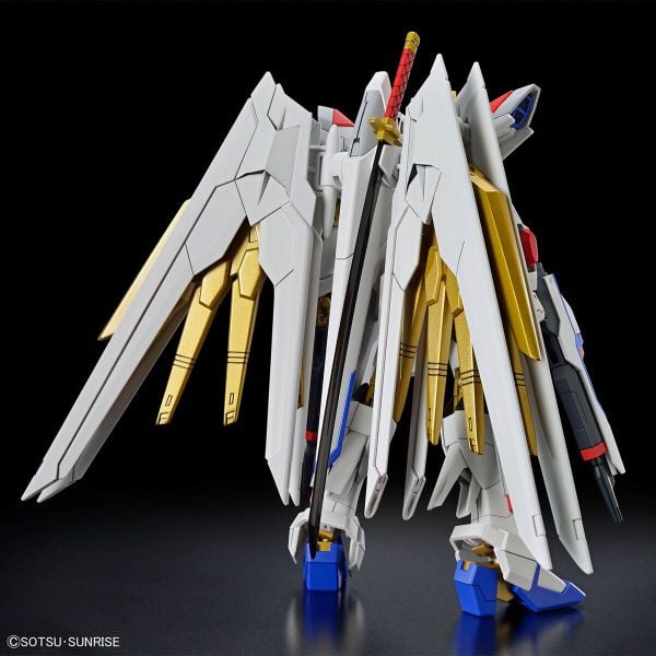 HG CE 1/144 MIGHTY STRIKE FREEDOM GUNDAM
