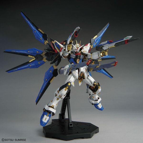 [Pre-order / Đặt trước] MGEX 1/100 STRIKE FREEDOM GUNDAM