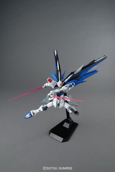 [Pre-order / Đặt trước] MG 1/100 FREEDOM GUNDAM Ver 2.0