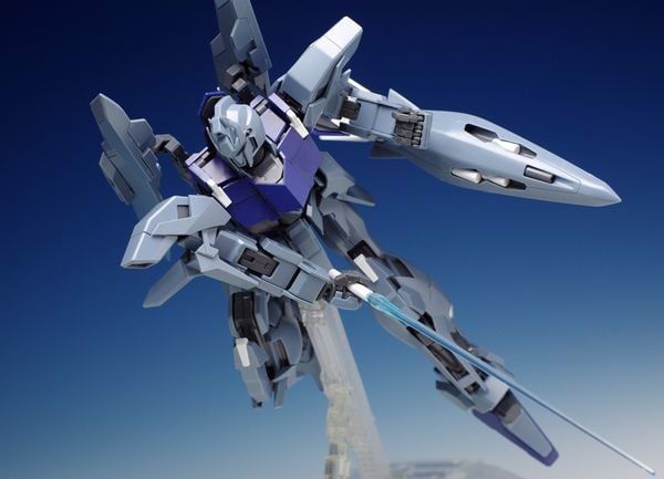 GUNDAM - MG 1/100 SHINING GUNDAM - Model Kit