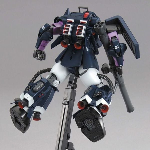 MG 1/100 MS-06R High Mobility Type Zaku 2 - Black Tri-Stars Ver 2.0