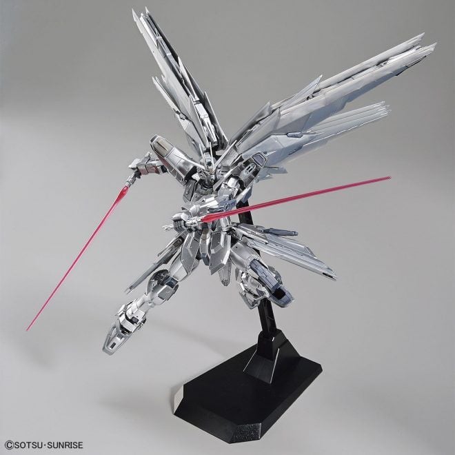 Gunpla Bandai MG 1/100 Freedom Gundam Ver.2.0 – 18 Cm – Snapfit, Sans Colle – Dès 15 Ans