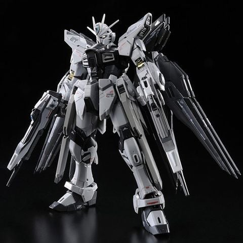RG 1/144 Strike Freedom Gundam - Deactive Mode (P-Bandai)