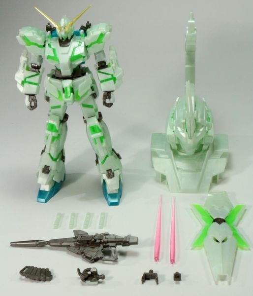 HGUC 1/144 RX-0 Unicorn Gundam + 1/48 Head Display Base The Final Battle ver