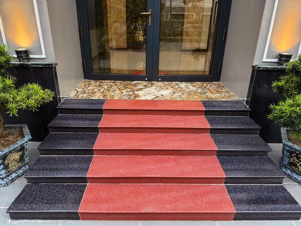 BẬC CẦU THANG COTTO GRANITE - ĐỎ CHẤM BI TRẮNG