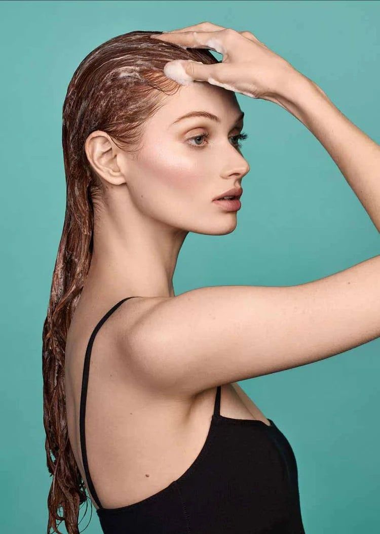  Dầu Gội Làm Sạch Sâu Và Nuôi Dưỡng Da Đầu – HUSH & HUSH DeeplyRooted Shampoo 200ml [HUSH & HUSH] 