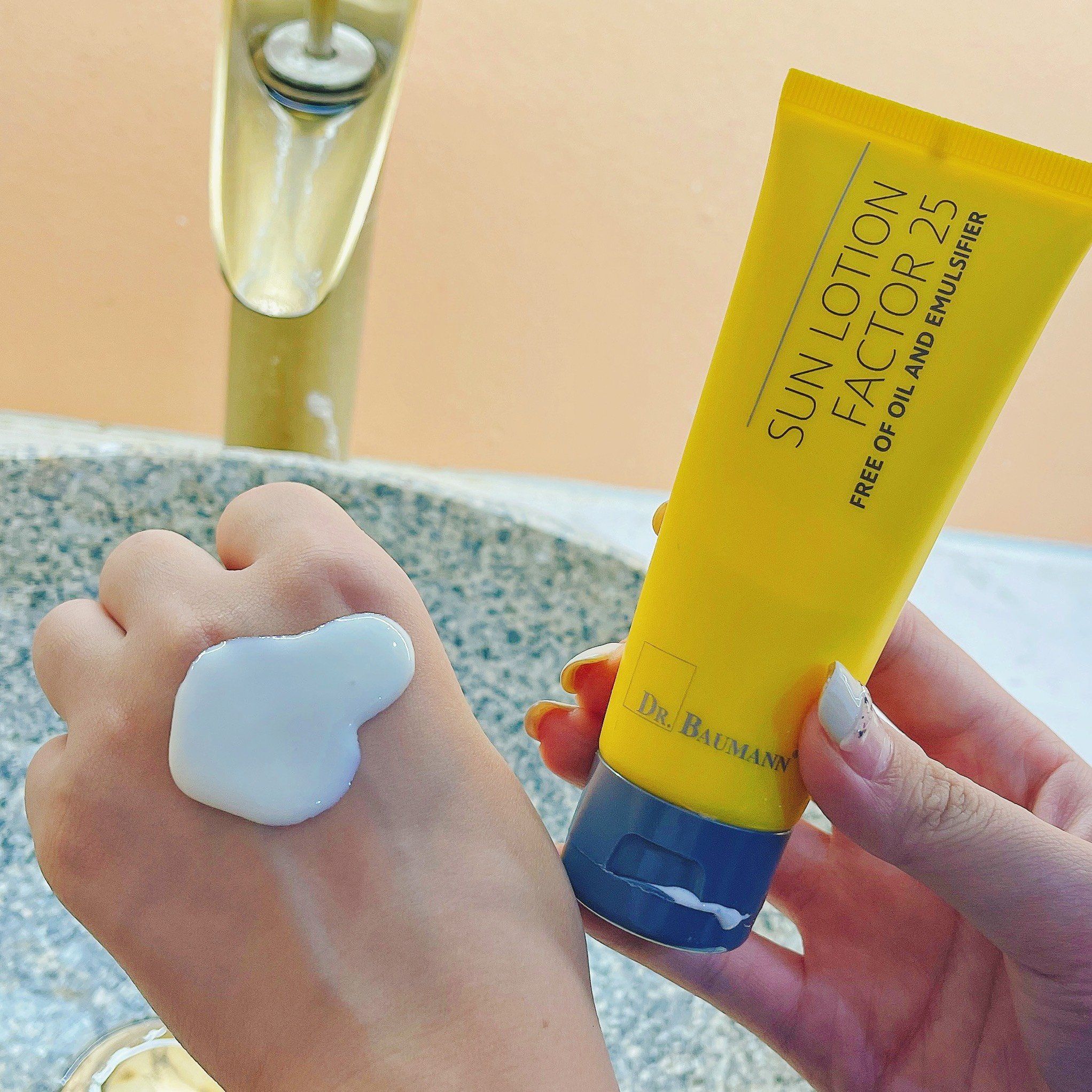  Chống Nắng Sun Lotion Factor 25 [DR.BAUMANN] 