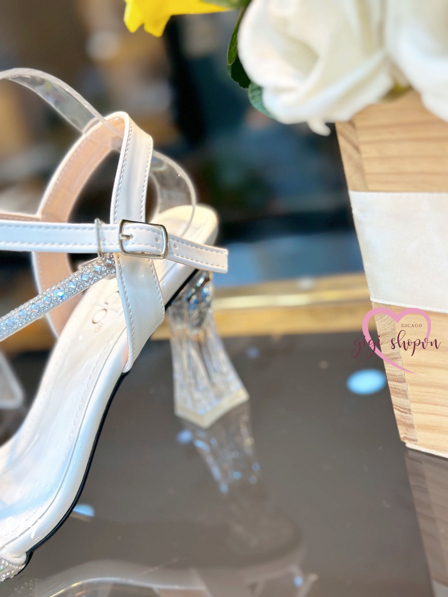 Sandal gót vuông gót trong S814