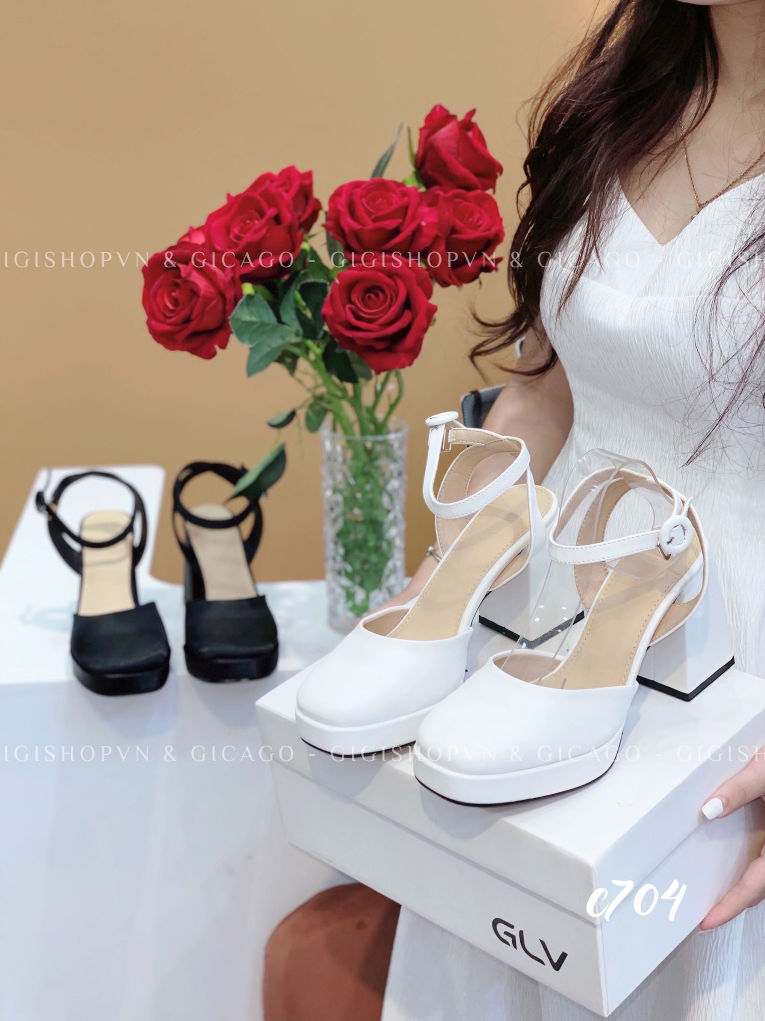 Cao gót vuông mũi tròn hở gót WD C704