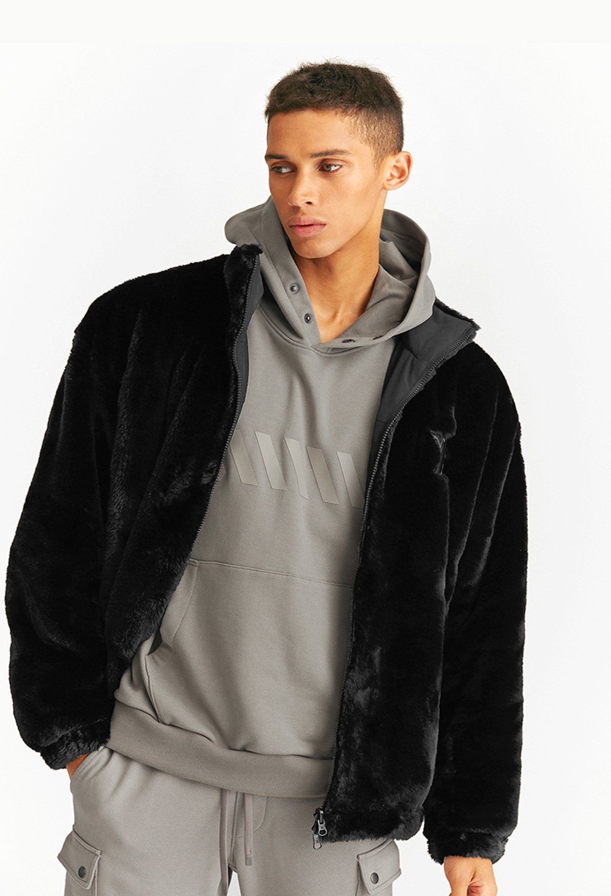  XO2199G _ Overfit reversible fur jacket black 