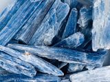  Thô Kyanite dạng thanh (gr) 