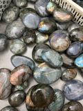  Palm Labradorite (gr) Palm đá Hắc Nguyệt Quang, đá Xà Cừ 