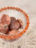  Vòng tay Đá Mặt Trời Sunstone 6,5li chất đẹp hỗ trợ may mắn, năng lượng tích cực vui vẻ lạc quan 