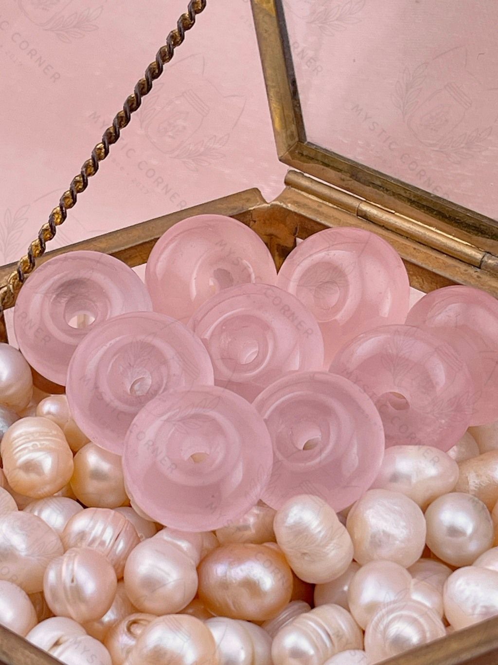  [CHẤT ĐẸP] Đồng điếu đá Thạch anh Hồng (Rose Quartz), đá phong thủy hỗ trợ tình cảm, các mối quan hệ 