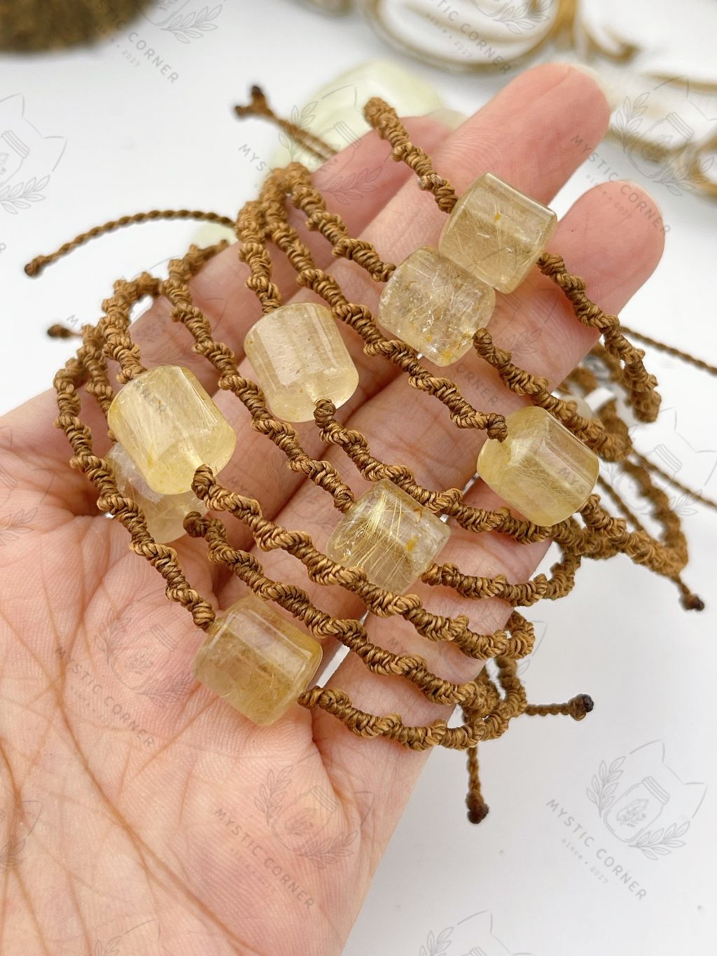  Vòng tay đá phong thuỷ lu thống Thạch anh tóc Vàng thắt macrame (Rutilated Quartz) hỗ trợ may mắn, tài lộc 