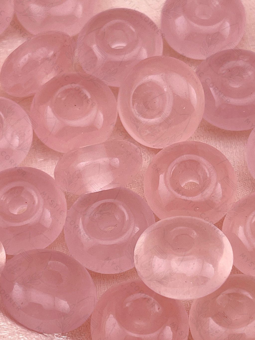  [CHẤT ĐẸP] Đồng điếu đá Thạch anh Hồng (Rose Quartz), đá phong thủy hỗ trợ tình cảm, các mối quan hệ 