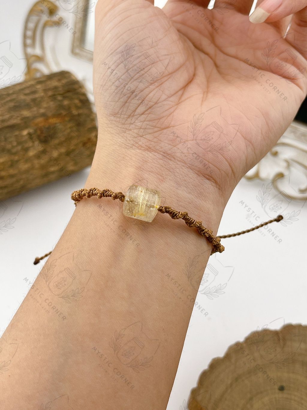  Vòng tay đá phong thuỷ lu thống Thạch anh tóc Vàng thắt macrame (Rutilated Quartz) hỗ trợ may mắn, tài lộc 