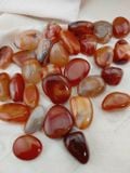  Tumbled viên đá thanh tẩy Carnelian mã não đỏ tự nhiên thúc đẩy năng lượng sống, sự mạnh mẽ và quyết liệt của bản thân 