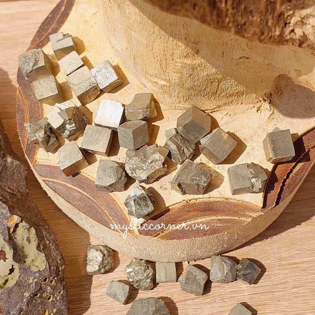 Đá Pyrite tự nhiên (đá vàng găm) hỗ trợ bảo vệ, may mắn trong phong thủy, Reiki, Tarot, làm crystal grid 