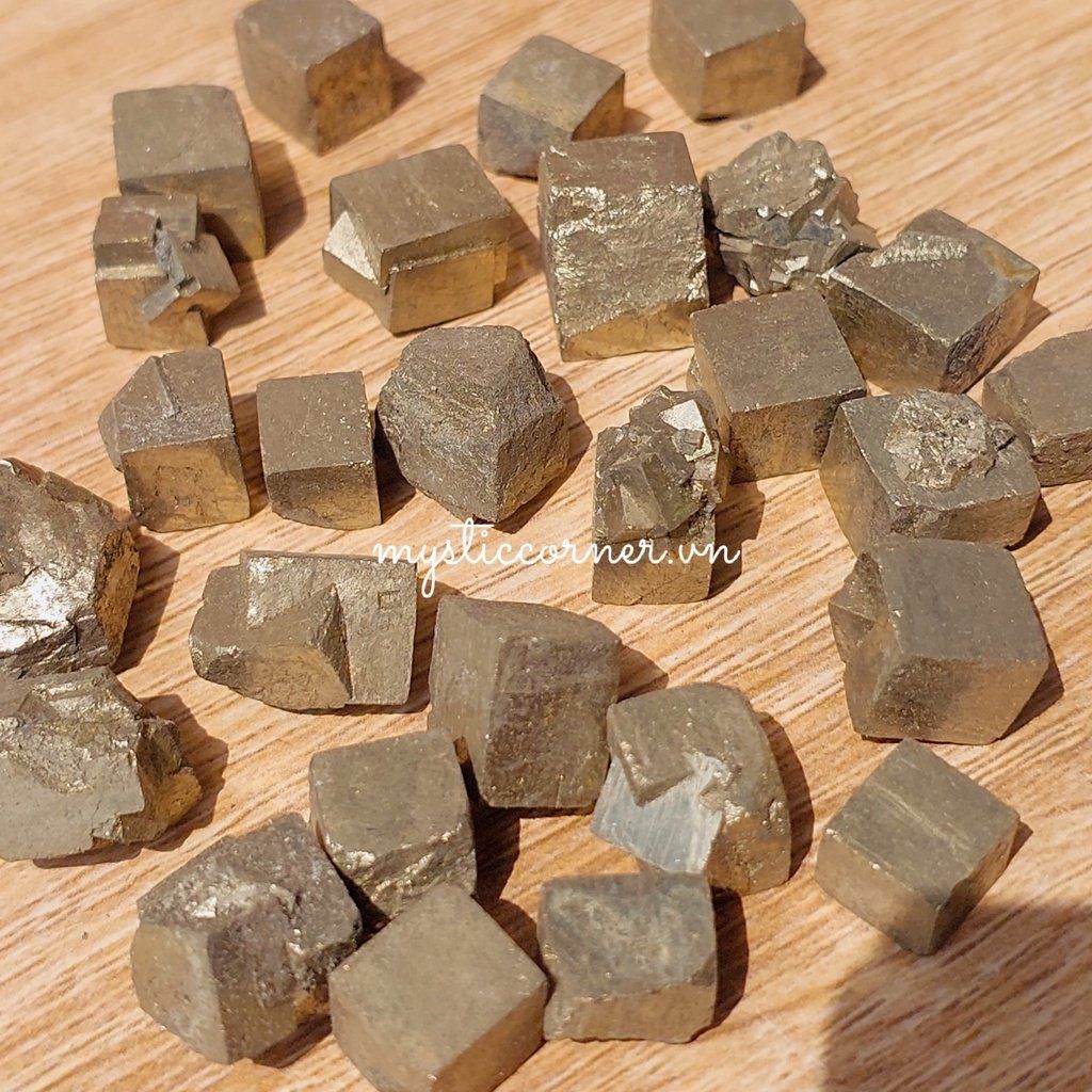  Đá Pyrite tự nhiên (đá vàng găm) hỗ trợ bảo vệ, may mắn trong phong thủy, Reiki, Tarot, làm crystal grid 