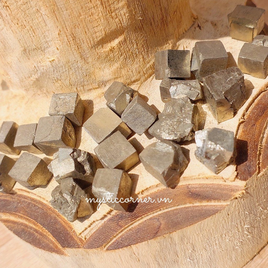  Đá Pyrite tự nhiên (đá vàng găm) hỗ trợ bảo vệ, may mắn trong phong thủy, Reiki, Tarot, làm crystal grid 