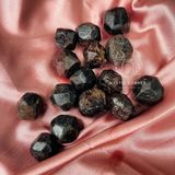 Đá Garnet thô tự nhiên dùng làm đá thanh tẩy bài Tarot, thiền định, Reiki, phong thủy 