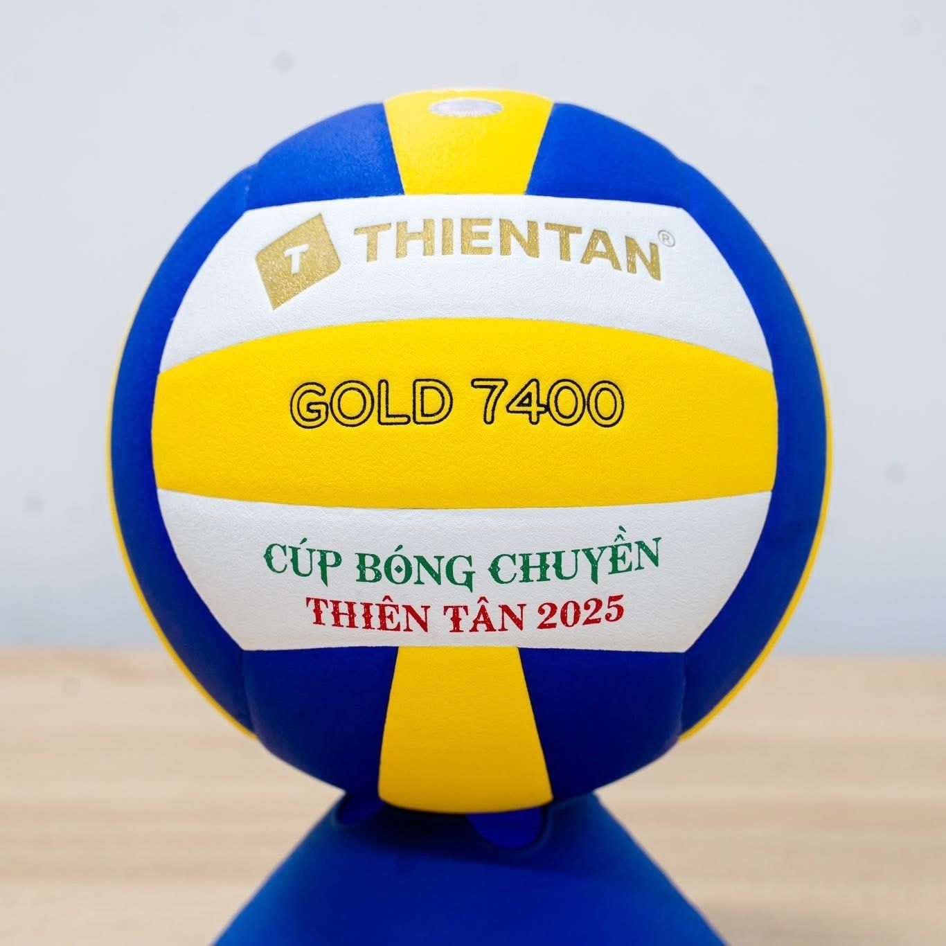  QUẢ BÓNG CHUYỀN THIÊN TÂN GOLD 7400 