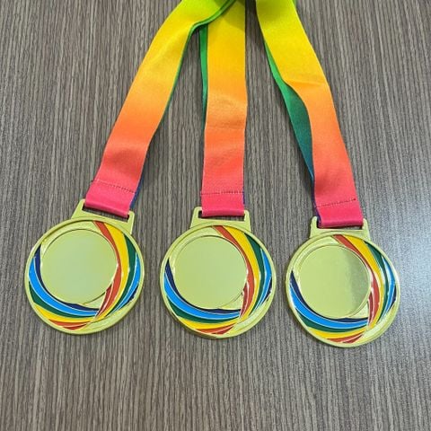  HUY CHƯƠNG NGŨ SẮC MỚI 