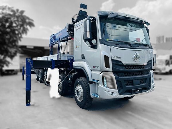 Xe cẩu tự hành 15 tấn Chenglong