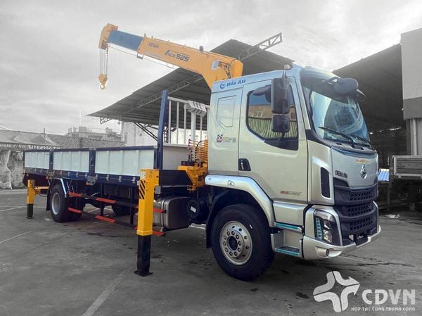 e Cẩu Tự Hành 5 Tấn Mẫu Chenglong M3 gắn Soosan SCS525
