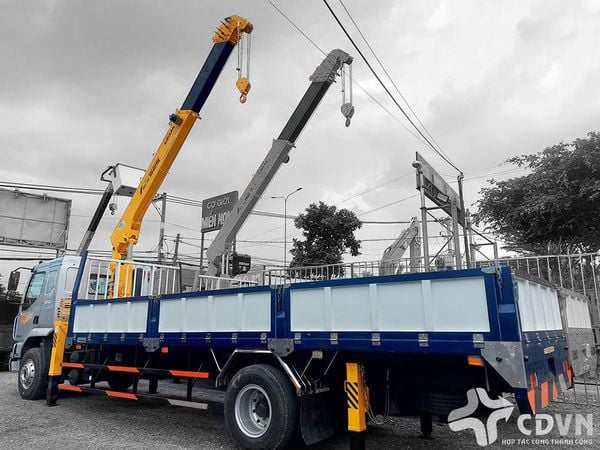 e Cẩu Tự Hành 5 Tấn Mẫu Chenglong M3 gắn Soosan SCS525