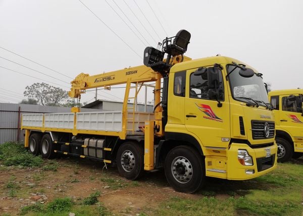 Xe Dongfeng L315 gắn cẩu Soosan 12 tấn