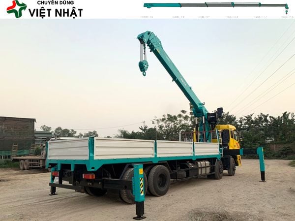 Xe cau tu hanh dongfeng 12 tan