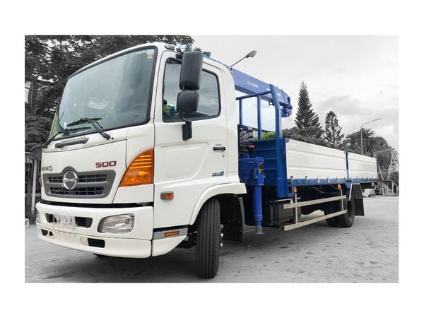 Hino FC gắn cẩu tự hành Tadano 3 tấn