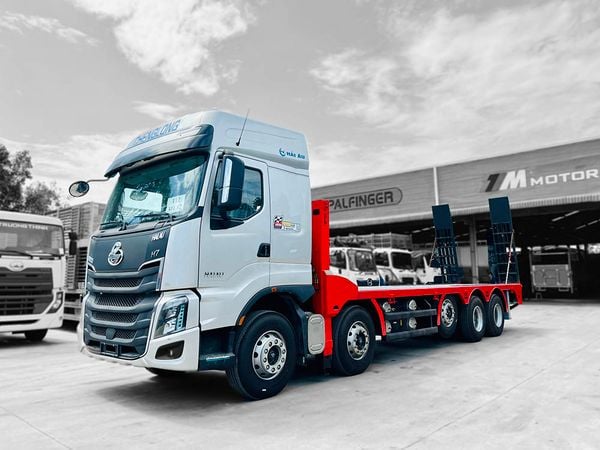 Xe nâng đầu chở máy công trình 5 chân Chenglong
