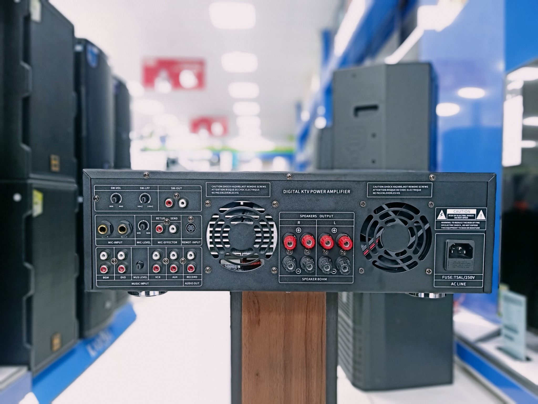 ĐẨY LIỀN VANG CMAUDIO CM-A560