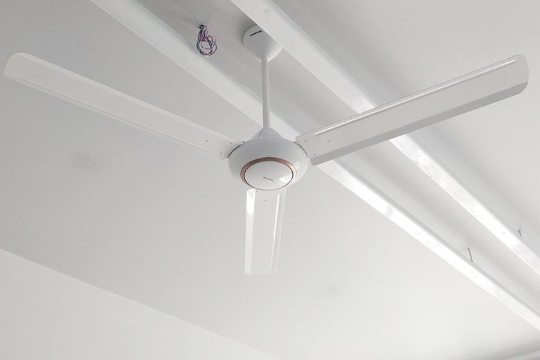 Quạt trần Panasonic F60MZ2 3 cánh ti dài