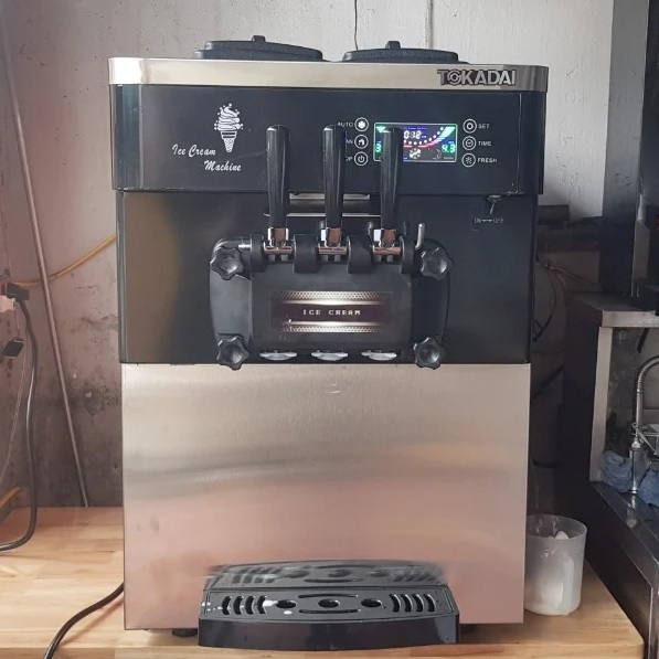 MÁY LÀM KEM TƯƠI ĐẾ BÀN TOKADAI TKD30BT