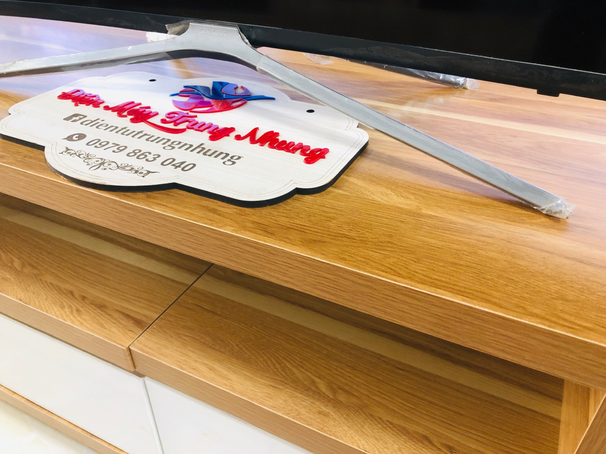 Kệ tivi rút 1.6m 3399