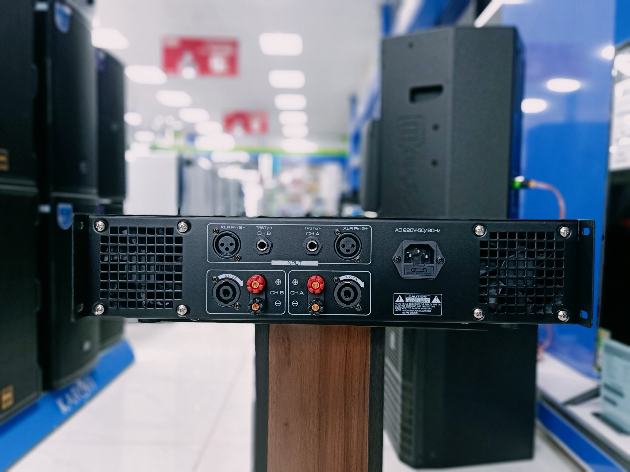 ĐẨY CMAUDIO 750